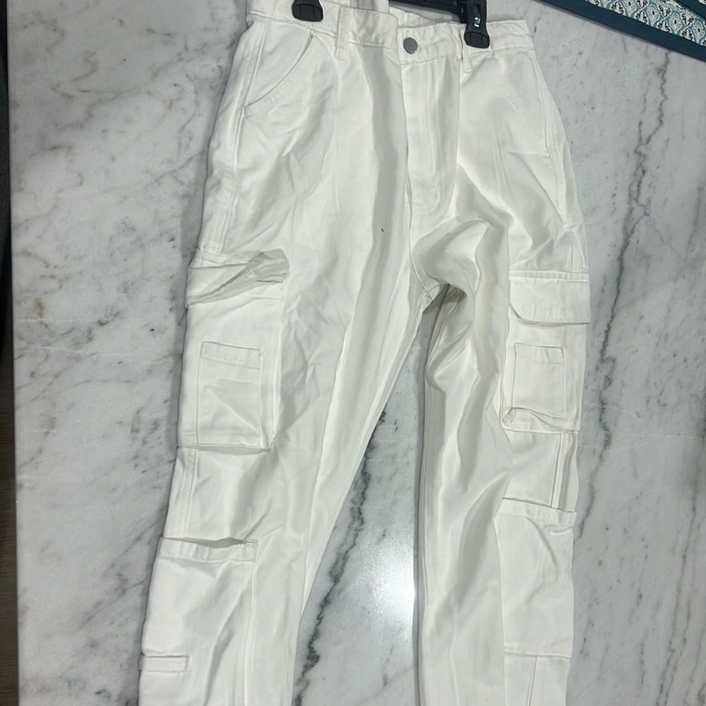 It has a lot pockets so a bunch of space to put things in.